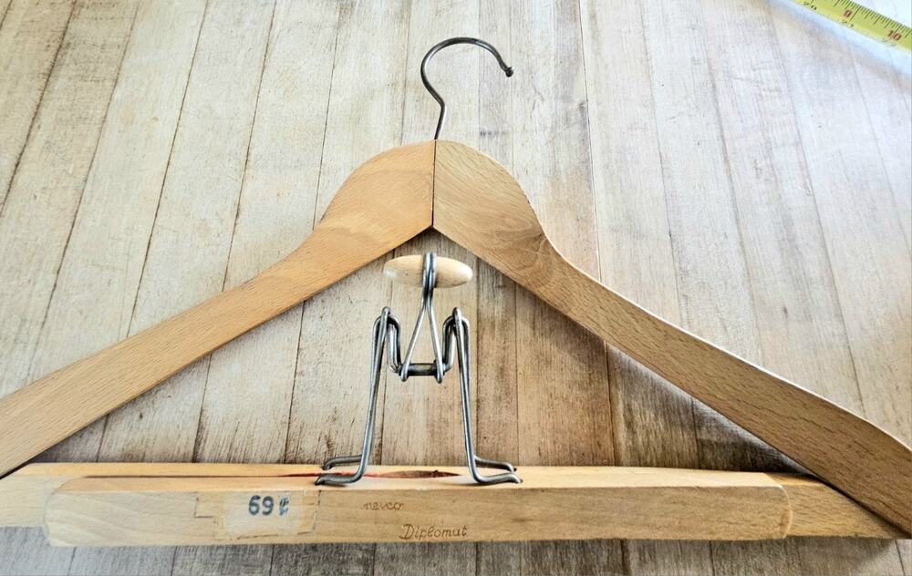 Vintage Nevco "Diplomat" Wooden Suit Hanger.